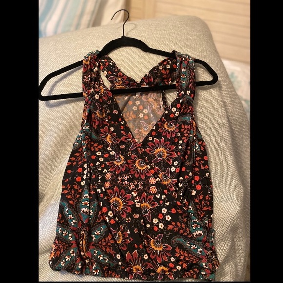 BCBGeneration - Black/Reds & Golds Floral Pattern - Picture 5 of 5